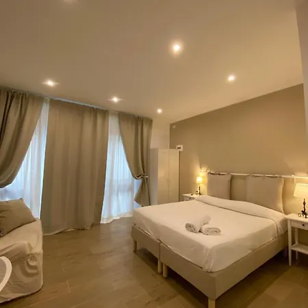 Alojamento de Acomodação e Pequeno-almoço Casa Al Vicolo 2 4*