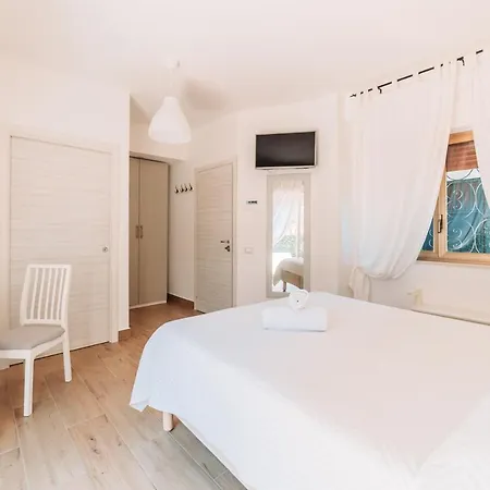 Alojamento de Acomodação e Pequeno-almoço Casa Al Vicolo 2 4*