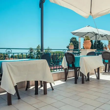 Alojamento de Acomodação e Pequeno-almoço Casa Al Vicolo 2 4*