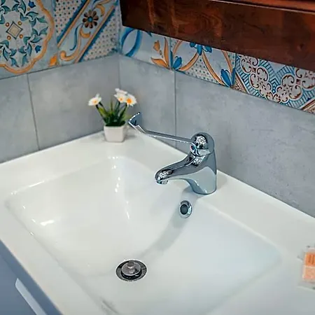 فندق مبيت وإفطار Casa Al Vicolo 2 4*