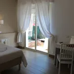 Casa Al Vicolo 2 Bed and Breakfast Ταορμίνα